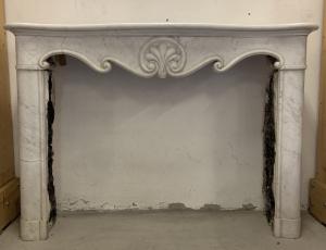 18th-century Carrara marble fireplace